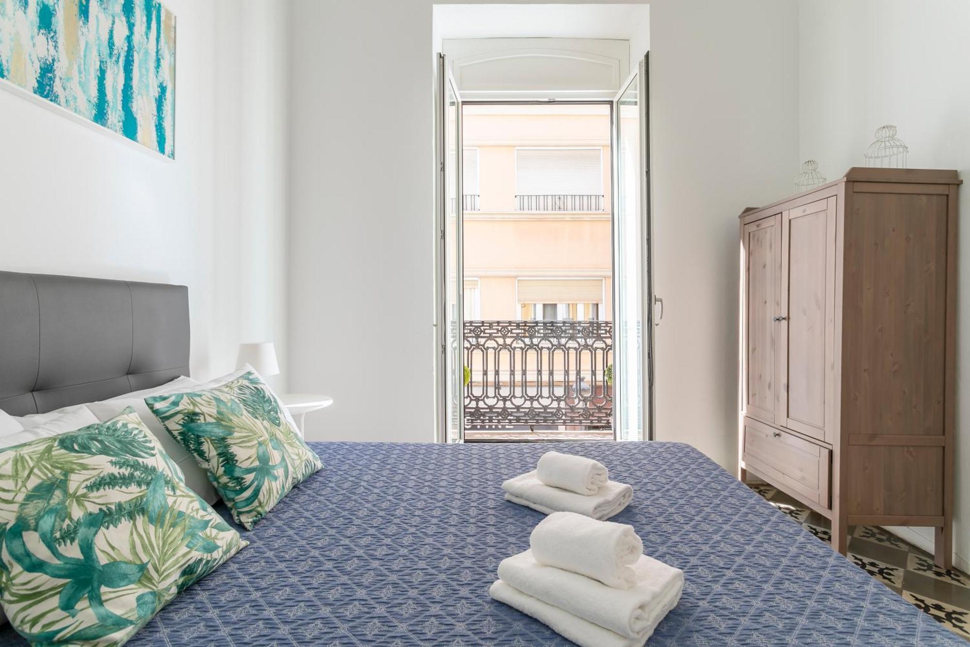 Apartamentos Teatro Alicante Luaran gambar